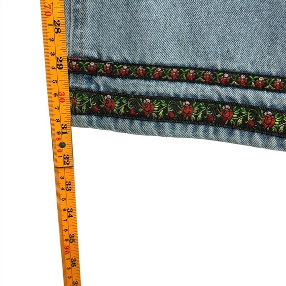 Y2K VTG Embroidered High Waist Boot Cut Light Wash Jeans Size 9 - Picture 11 of 12
